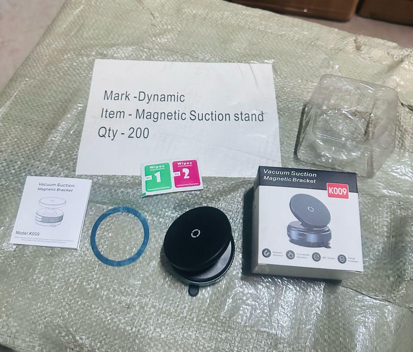 Magnetic Suction Phone Holder - 360° Rotating Car & Desk Mount